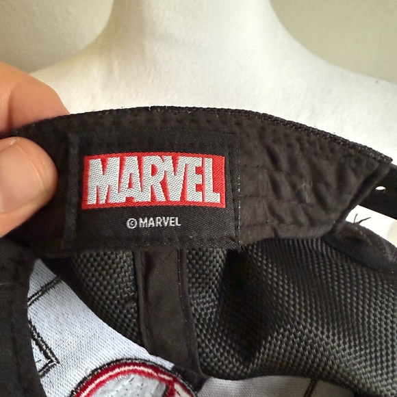 Unisex BioWorld OSFM Marvel Deadpool Red/Black SnapBack Hat - Picture 3 of 5